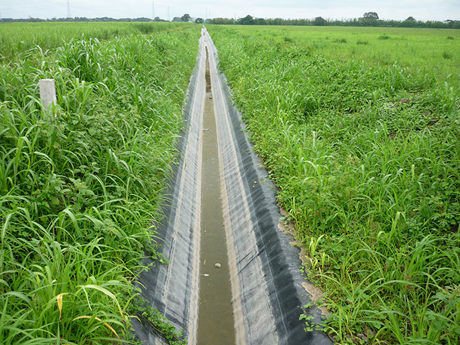 Canal de riego en HDPE, Guayas.