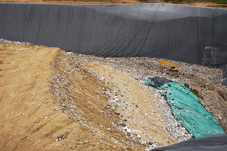 Relleno Sanitario en HDPE, Pichincha.